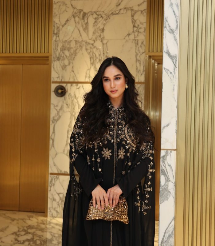 Cape chiffon  “STAR” black in gold